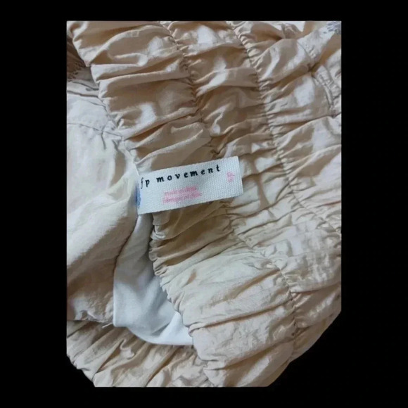 Free people women short color cream size  S - Picture 7 of 9